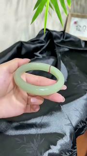 和田玉手镯浅青玉镯子